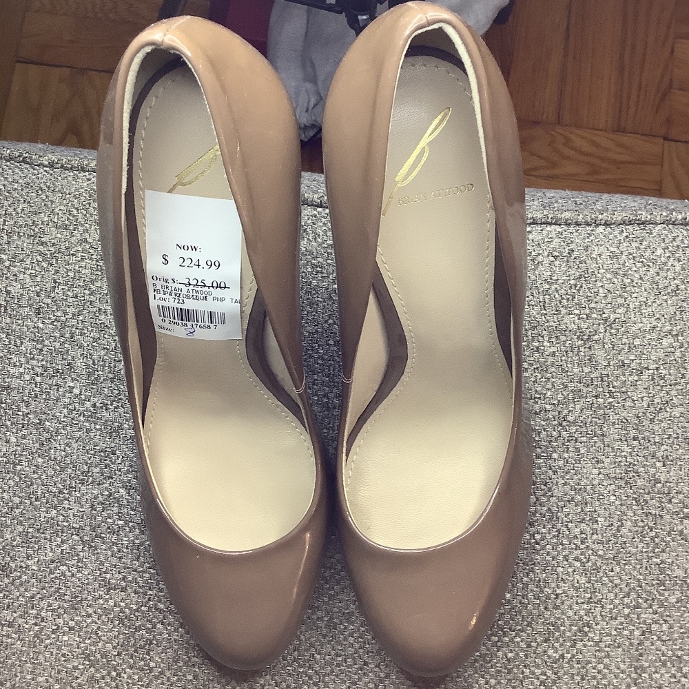 Brian Atwood, size 8, Tan